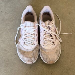 Nike Women's Light Pink Sneakers